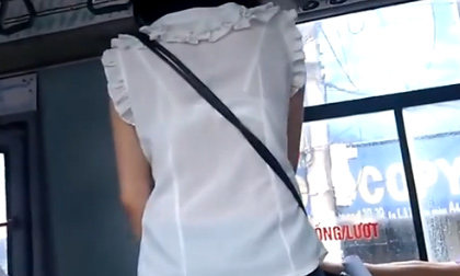 Cãi nhau giành chỗ trên xe bus