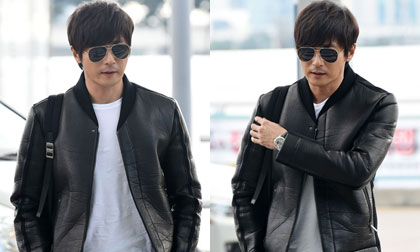 Jang Dong Gun 'gây sốt' khi mặc áo da trẻ trung tại sân bay