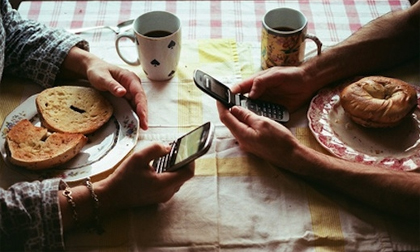 Những điều cha mẹ không thể hiểu được trong cách hẹn hò của giới trẻ