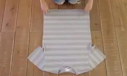 Cách gấp một chiếc áo phông gọn gàng nhất