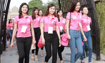 Một thí sinh 'Hoa hậu Việt Nam 2014' bị loại vì độn sống mũi