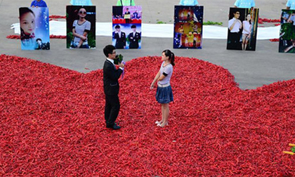 Những màn tỏ tình có ‘1-0-2’ vòng quanh thế giới