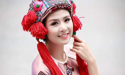 Ngọc Hân đẹp rạng rỡ với trang phục đậm chất văn hóa Việt