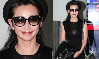 Lý Băng Băng diện style kỳ quặc, lộ mặt bóng nhẫy ở sân bay