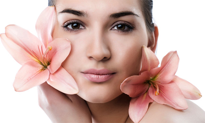 Tác hại 'kinh hoàng' của hóa mỹ phẩm đối với cơ thể 