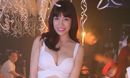 Pha Lê ăn diện 'táo bạo' trong tiệc sinh nhật