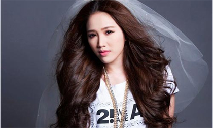 Sao Việt quyến rũ hơn với tóc xoăn ngôi giữa