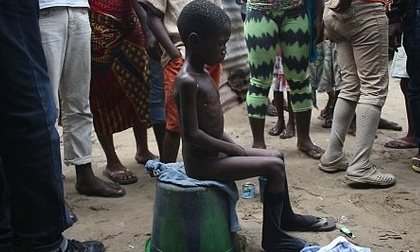 Những hình ảnh và con số vô cùng ám ảnh về đại dịch Ebola