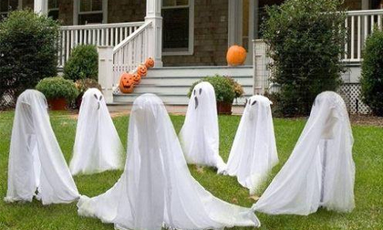 Thay áo mới cho nhà đón lễ Halloween
