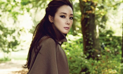Choi Ji Woo khoe sắc vóc kiêu sa, bí ẩn