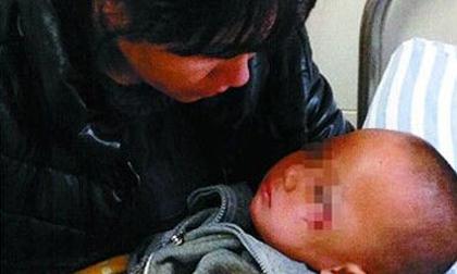 TQ: Bố ném con 3 tuổi từ cầu xuống vì cãi với vợ