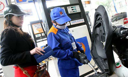 Giá xăng cõng định mức 1.050 đồng/lít và gần chục loại thuế, phí