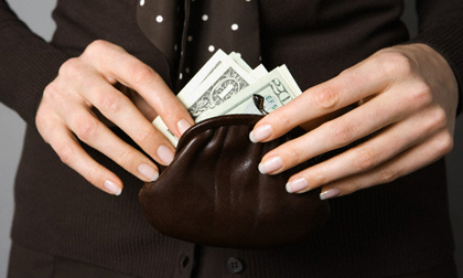 Cảnh giác: Bỗng dưng đưa hết đồ cho… cướp