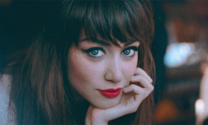 Có nên yêu những cô nàng 'vô cảm'?