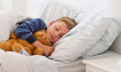 Bí quyết giúp bé từ bỏ thói quen ngủ vặt