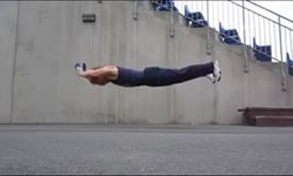 Chàng trai chống đẩy siêu đỉnh