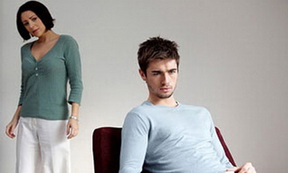 Khi chàng im lặng thì đừng cố 'cậy miệng'