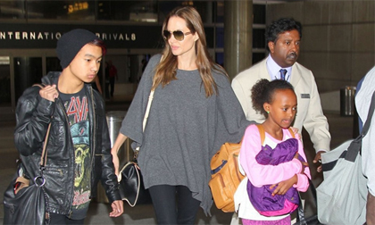 Con gái 'mách lẻo' Angelina Jolie chuyện anh trai Maddox hôn bạn gái