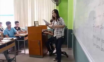 Thú vị với bài giảng kiểu 'bắn rap' của cô giáo Việt