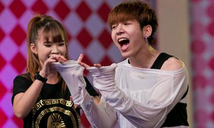 Khởi My thích thú mặc áo đông đá cho 'bạn trai'