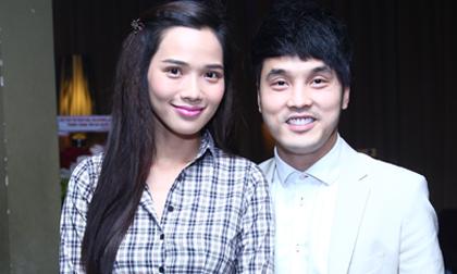 Vợ sắp cưới mặc kín đáo, 'tháp tùng' Ưng Hoàng Phúc dự tiệc