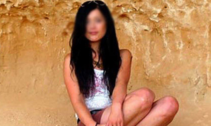 Nữ sinh 23 tuổi mất mạng vì... ''chụp ảnh'' trên mỏm đá