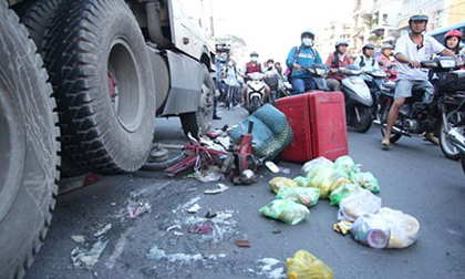 Container gây tai nạn lúc sáng sớm - Kẹt xe kinh hoàng