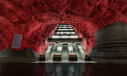 15 ga tàu điện ngầm khiến hành khách ngất ngây