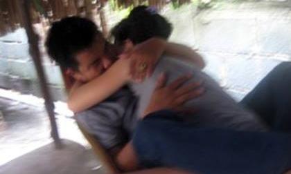 Thiếu niên 14 tuổi rủ bạn gái 'yêu' trong quán cà phê