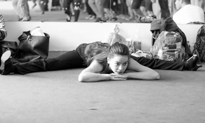 Hà Hồ trổ tài xoạc chân 'dễ dàng như ăn cháo'