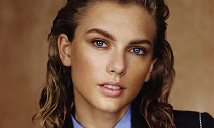 Taylor Swift cá tính với tóc vuốt ngược
