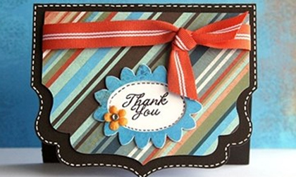 Dạy bé yêu cách làm bưu thiếp tặng cô giáo ngày 20/11