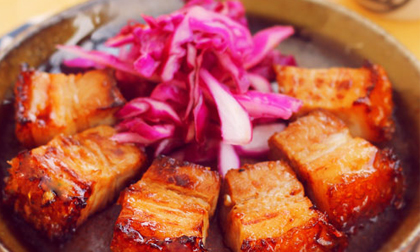 Biến tấu hấp dẫn với heo quay áp chảo