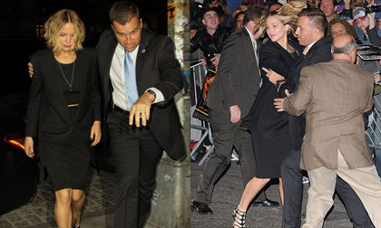 'Nữ hoàng vồ ếch' vẫn tươi cười dù bị fans cuồng 'tấn công'