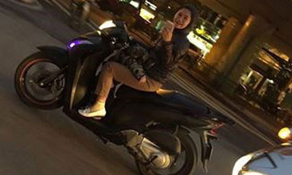 Cô gái vừa lái xe vừa chụp ảnh khiến Beckham “choáng” sẽ bị phạt nguội