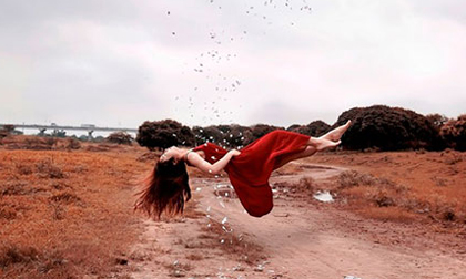 Ảnh cô gái bay hớp hồn người xem của 9X Hà thành