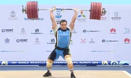 Nâng tổng cử 432 kg, VĐV xô đổ kỷ lục thế giới