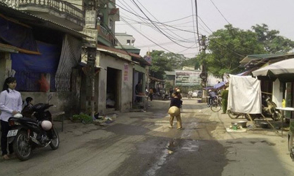 Đi tìm con gái, bố bị 5 thanh niên đánh chết giữa chợ