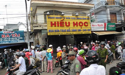 Truy tố ba hung thủ giết chủ tiệm vàng, cướp tài sản