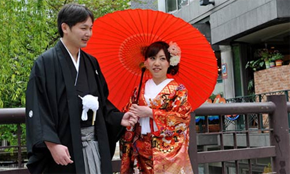 Những tục lệ cưới xin kỳ quặc ở nước ngoài