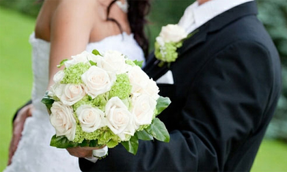 Lợi ích bất ngờ từ... lấy vợ