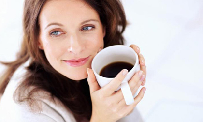 8 loại thức ăn và đồ uống khiến bạn già trước tuổi 