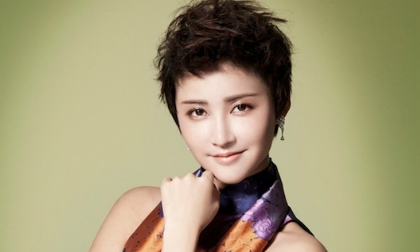 Trương Hâm Nghệ đẹp quý phái trên bìa tạp chí