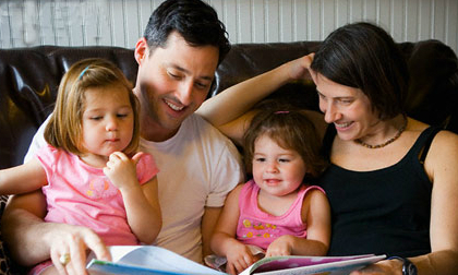 10 điều thú vị bố mẹ nên làm cùng con trước giờ đi ngủ