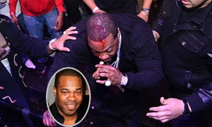 Rapper Mỹ bị ngã 'cắm' đầu xuống sàn khi đang biểu diễn