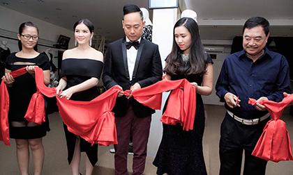 Võ Việt Chung mở triển lãm áo dài mừng sinh nhật