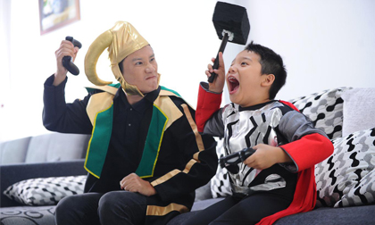 Bố con Hoàng Bách tích cực chuẩn bị cho lễ hội Comic Con 'nhí'