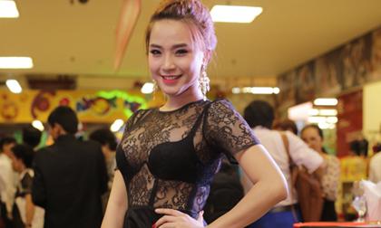 Hải Băng đẹp gợi cảm với váy ren đen