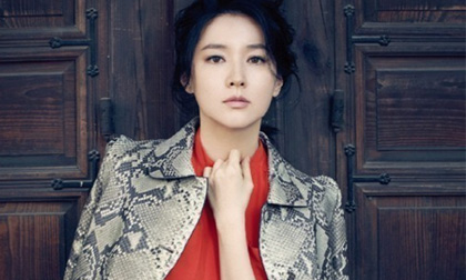 Lee Young Ae khoe vẻ đẹp tươi trẻ bất chấp thời gian