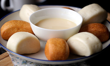 Bánh bao chay chiên, giòn giòn chấm sữa